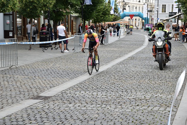 个人英雄主 个人英雄主