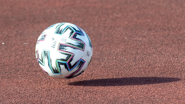 布克32分太阳送篮网5连败 活塞擒老鹰升至前六.